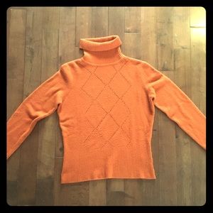 Super cute optimum turtleneck top size: Large